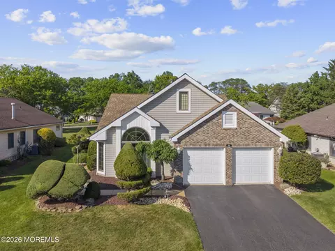 90 Caldwell Ter, Marlboro, NJ 07746