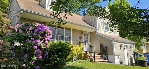 12 University Pl, Parlin, NJ 08859