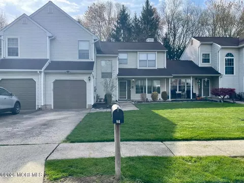21 Evergreen Dr, East Windsor, NJ 08520