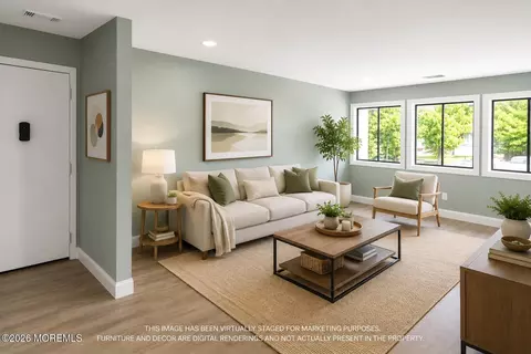 2 Avon Dr E #2, East Windsor, NJ 08520