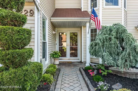 229 Daffodil Dr, Freehold, NJ 07728