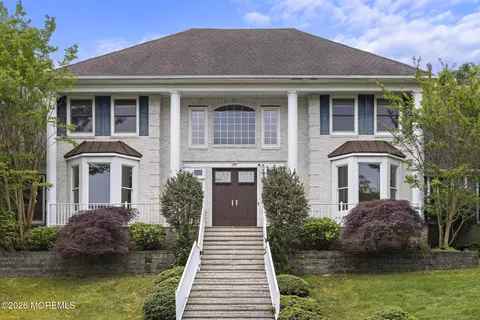 34 Northwoods Rd, Ocean, NJ 07712