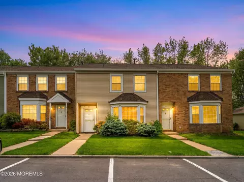 88 Wilshire Ct, Old Bridge, NJ 08857