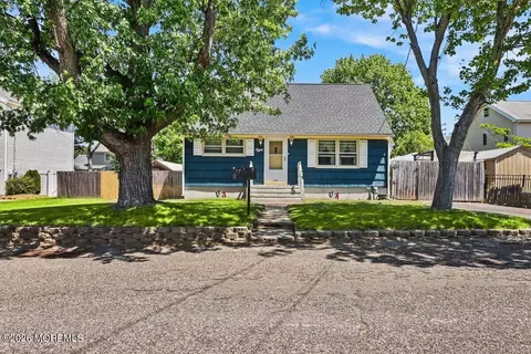 8 N Chestnut St N, Hazlet, NJ 07730