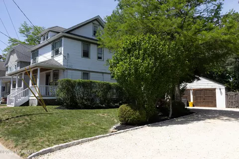 20 Brown Pl, Red Bank, NJ 07701