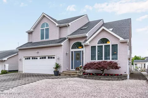 9 Cross Trees Rd, Brick, NJ 08723
