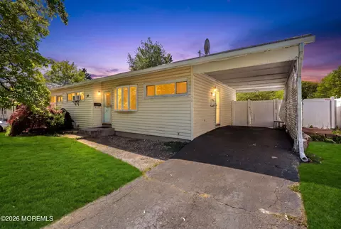 34 Princeton Rd, Parlin, NJ 08859