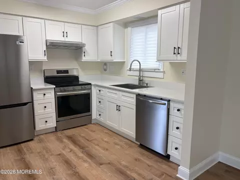 41 Whitman St, Brick, NJ 08724