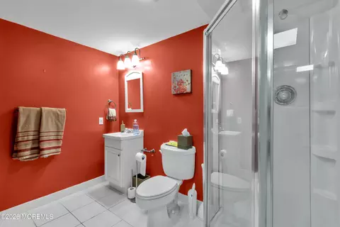 Bath - 4 Conover Ct, Edison, NJ 08817 photo 3 of 3