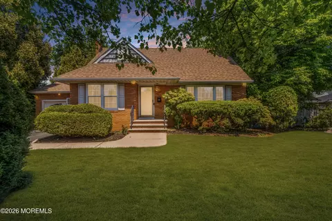 4 Conover Ct, Edison, NJ 08817