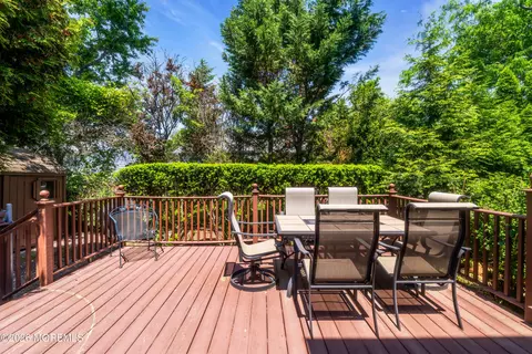 Exterior - 4 Conover Ct, Edison, NJ 08817 photo 4 of 7