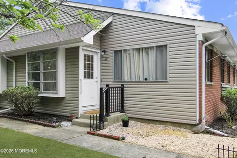 4 Potomac Ln # D, Whiting, NJ 08759