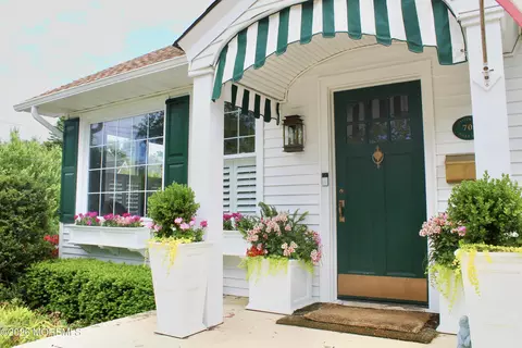 702 River Rd, Fair Haven, NJ 07704