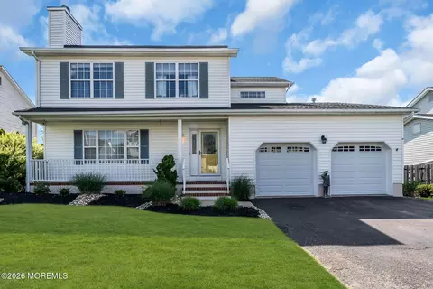 10 Sally St, Howell, NJ 07731