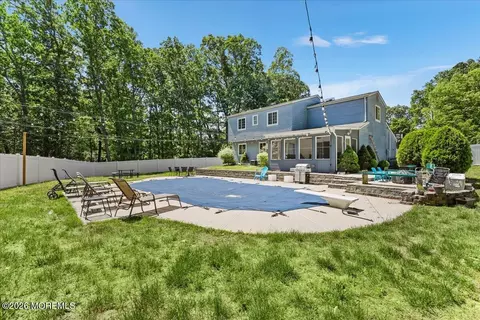 Exterior - 17 Monroe Ln, Jackson, NJ 08527 photo 6 of 7