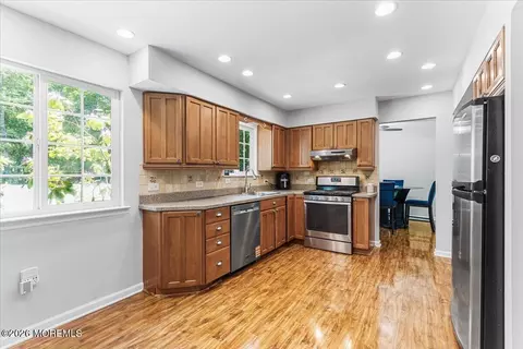 Kitchen - 17 Monroe Ln, Jackson, NJ 08527 photo 2 of 2