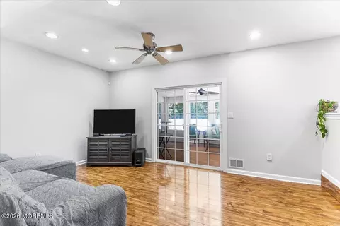 Living - 17 Monroe Ln, Jackson, NJ 08527 photo 1 of 2