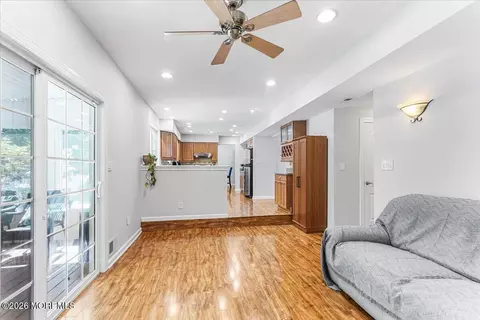 Living - 17 Monroe Ln, Jackson, NJ 08527 photo 2 of 2