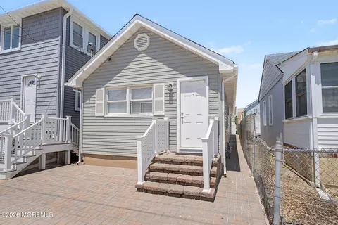 120 Blaine Ave, Seaside Heights, NJ 08751