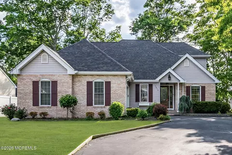 1870 Breakers Dr, Manahawkin, NJ 08050