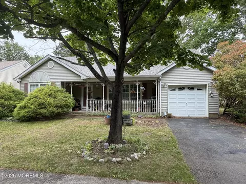 2289 Mount Hood Ln, Toms River, NJ 08753