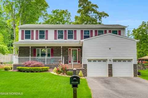 4 Holly St, Jackson, NJ 08527