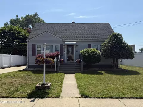 20 Kenwood Ter, Hamilton, NJ 08610