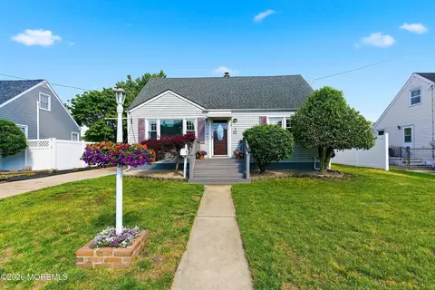 20 Kenwood Ter, Hamilton, NJ 08610