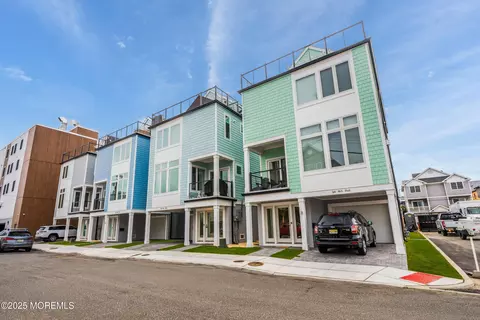 9 South St, Sea Bright, NJ 07760