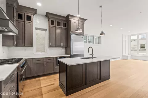 9 South St, Sea Bright, NJ 07760