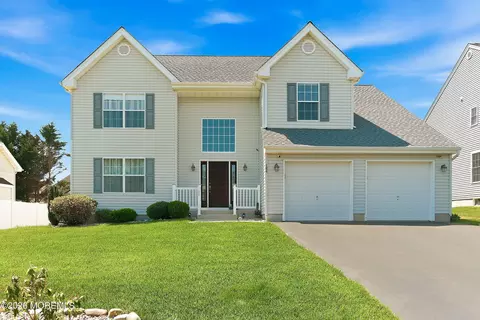 184 Barracuda Rd, Manahawkin, NJ 08050
