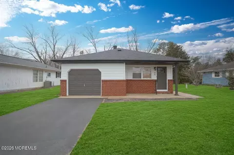 95 Barbados Dr S, Toms River, NJ 08757