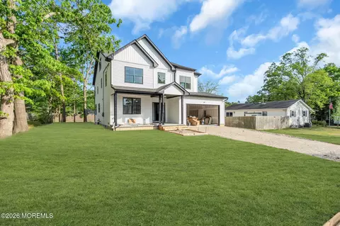 173 Inlet Ave, Stafford, NJ 08050