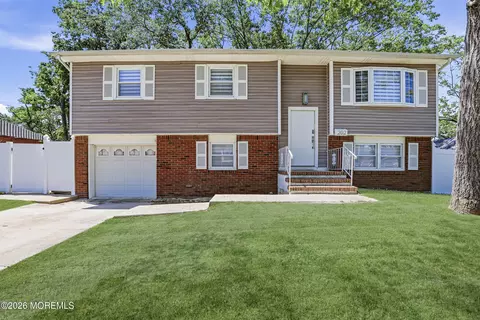 202 Murray St, Lakewood, NJ 08701