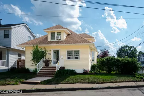 38 Walnut St, Keyport, NJ 07735