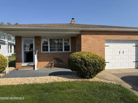 21 Maracaibo Pl, Toms River, NJ 08757