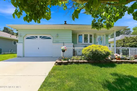 434 Jamaica Blvd, Toms River, NJ 08757