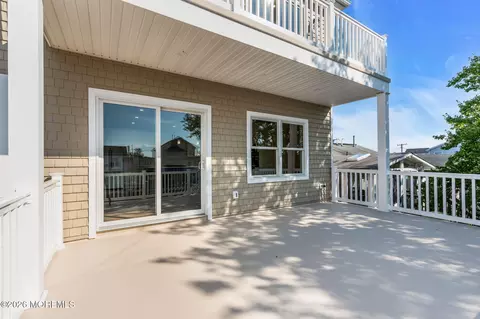 Exterior - 28 Commodore Dr, Brick, NJ 08723 photo 8 of 10