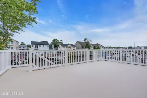 Exterior - 28 Commodore Dr, Brick, NJ 08723 photo 5 of 10