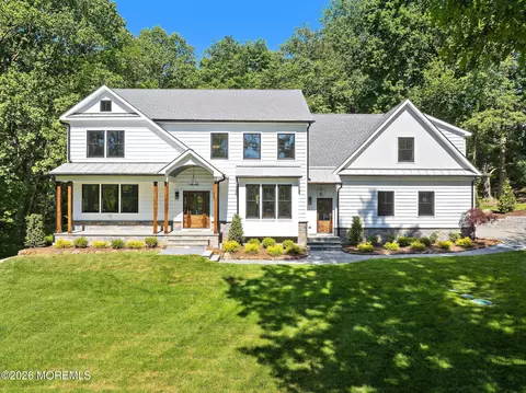 306 Valley St, Middletown, NJ 07748
