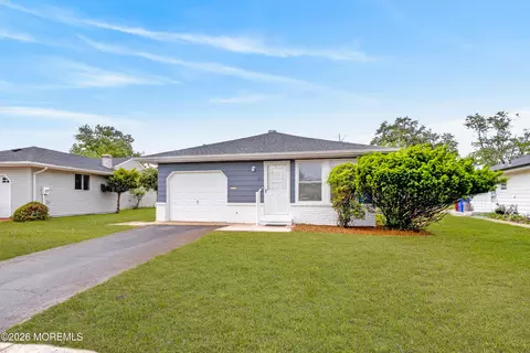 7 Bonasse St, Toms River, NJ 08757
