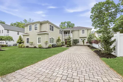 1903 Vernon St, Oakhurst, NJ 07755