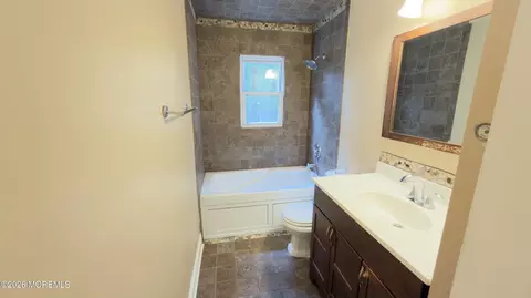 Entry Way - 11 Maple St, Jackson, NJ 08527 photo 4 of 4