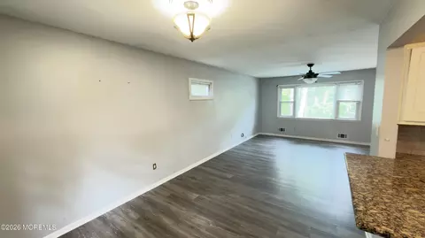 Living - 11 Maple St, Jackson, NJ 08527 photo 2 of 3
