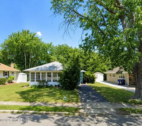 2244 Hovsons Blvd, Toms River, NJ 08753