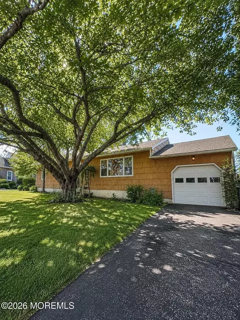 1310 Maple Ave, Ocean, NJ 07712