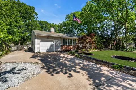 Exterior - 424 Cornell Dr, Brick, NJ 08723 photo 4 of 12