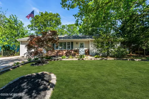 Exterior - 424 Cornell Dr, Brick, NJ 08723 photo 5 of 12