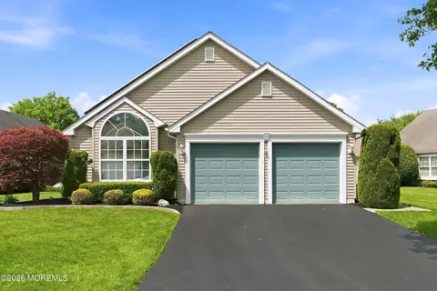 25 Ivy Hill Rd, Lakewood, NJ 08701