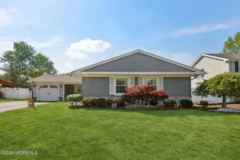 210 Deerfield Ln, Aberdeen, NJ 07747
